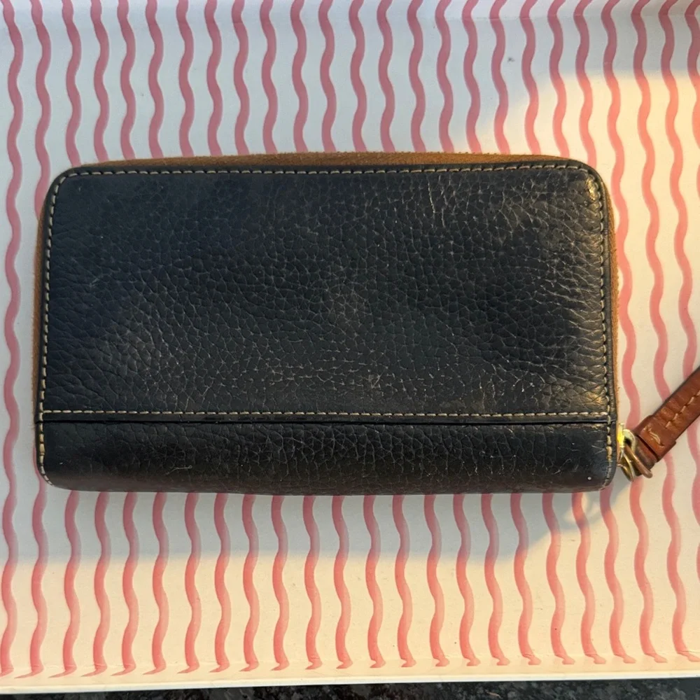 Dooney & Bourke compact zip